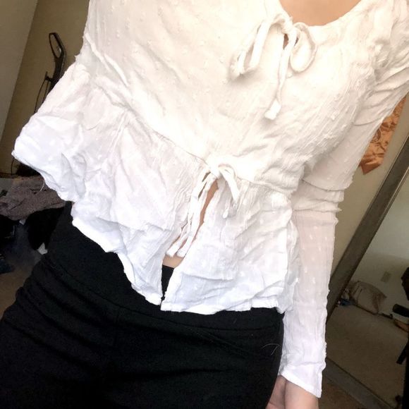 Dainty long sleeve Top - Picture 4 of 9